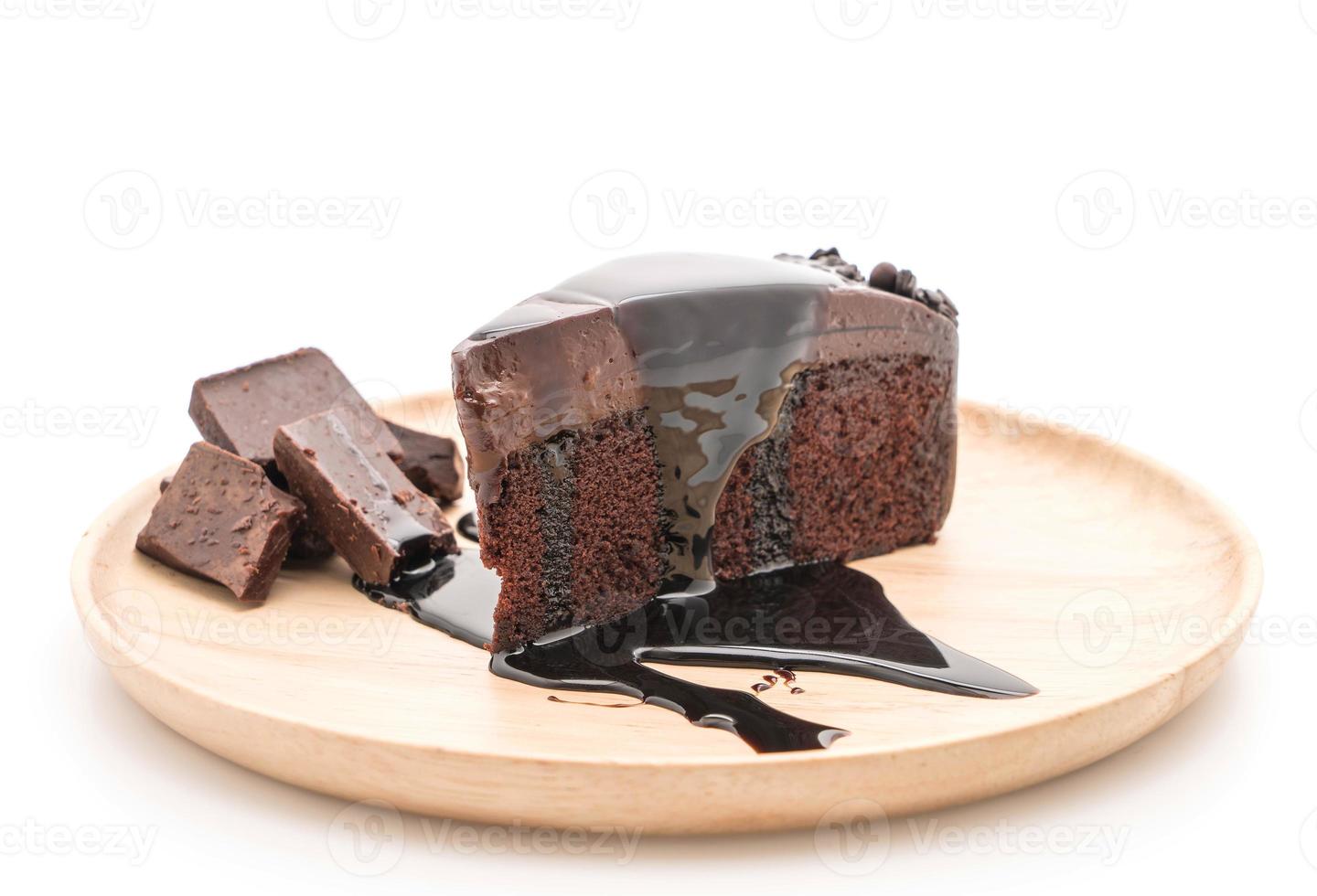 gâteau au chocolat sur fond blanc photo