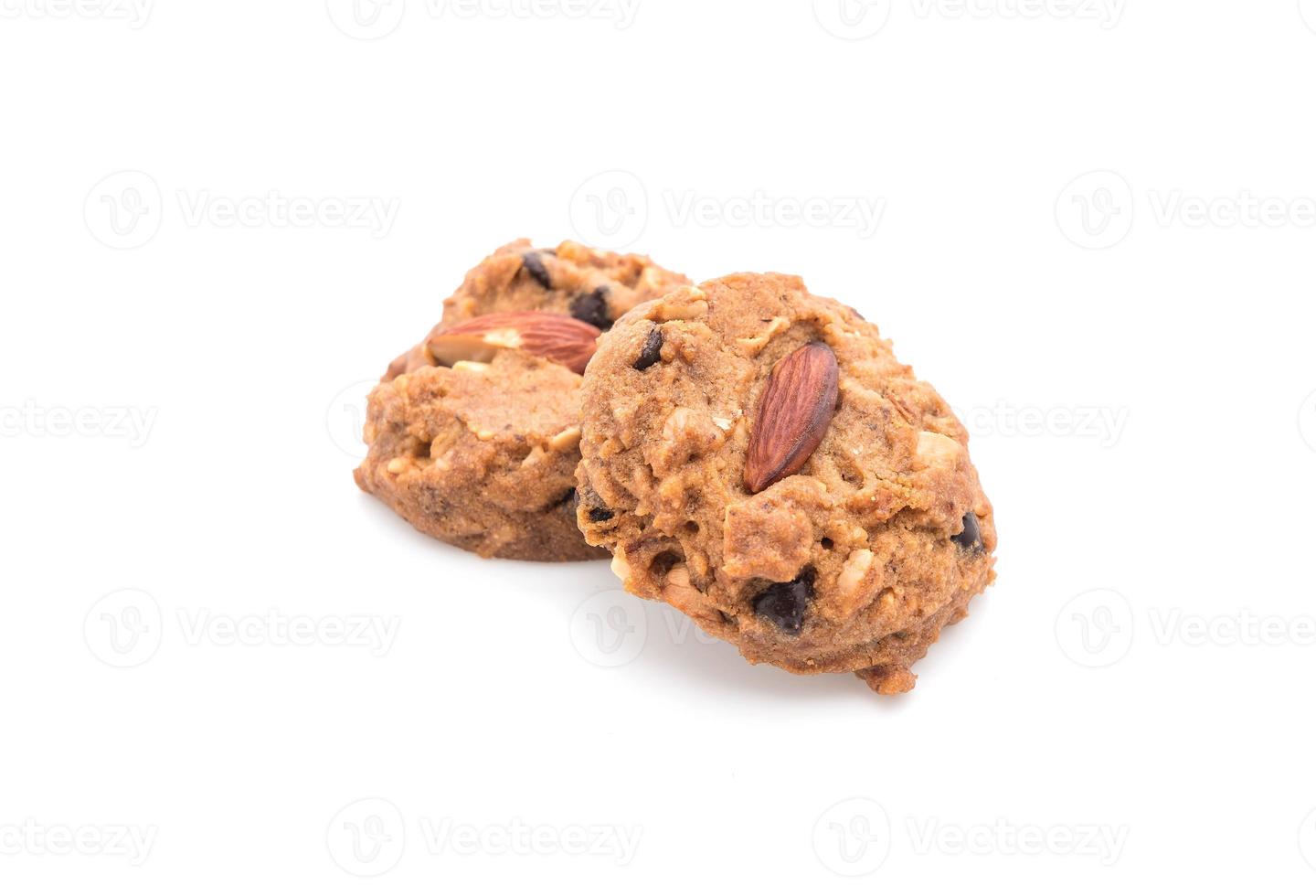 biscuits aux amandes sur fond blanc photo