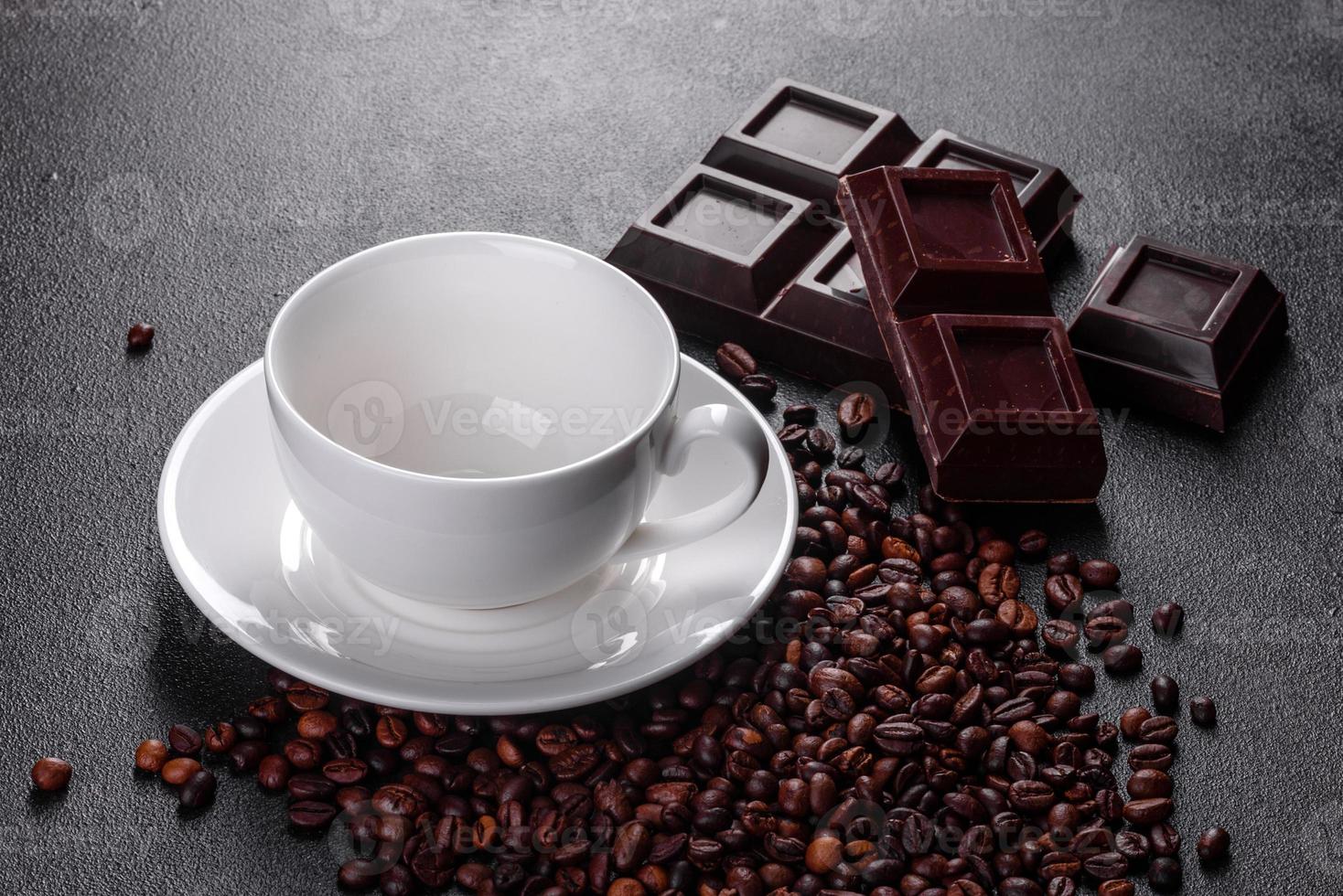 cuisiner du café du matin parfumé et frais pour un début de journée joyeux photo