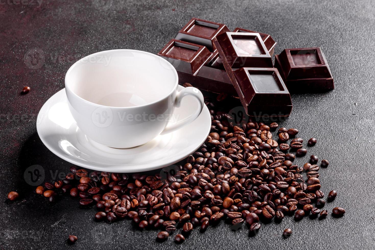 cuisiner du café du matin parfumé et frais pour un début de journée joyeux photo