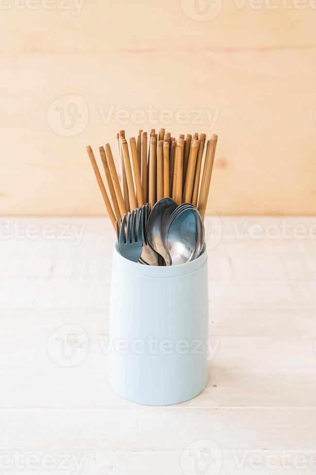 porte-couverts baguettes, cuillère et fourchette photo