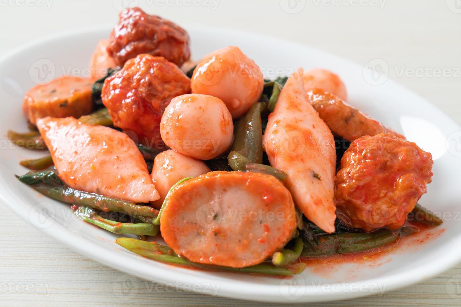 boulettes de poisson sautées à la sauce yentafo photo