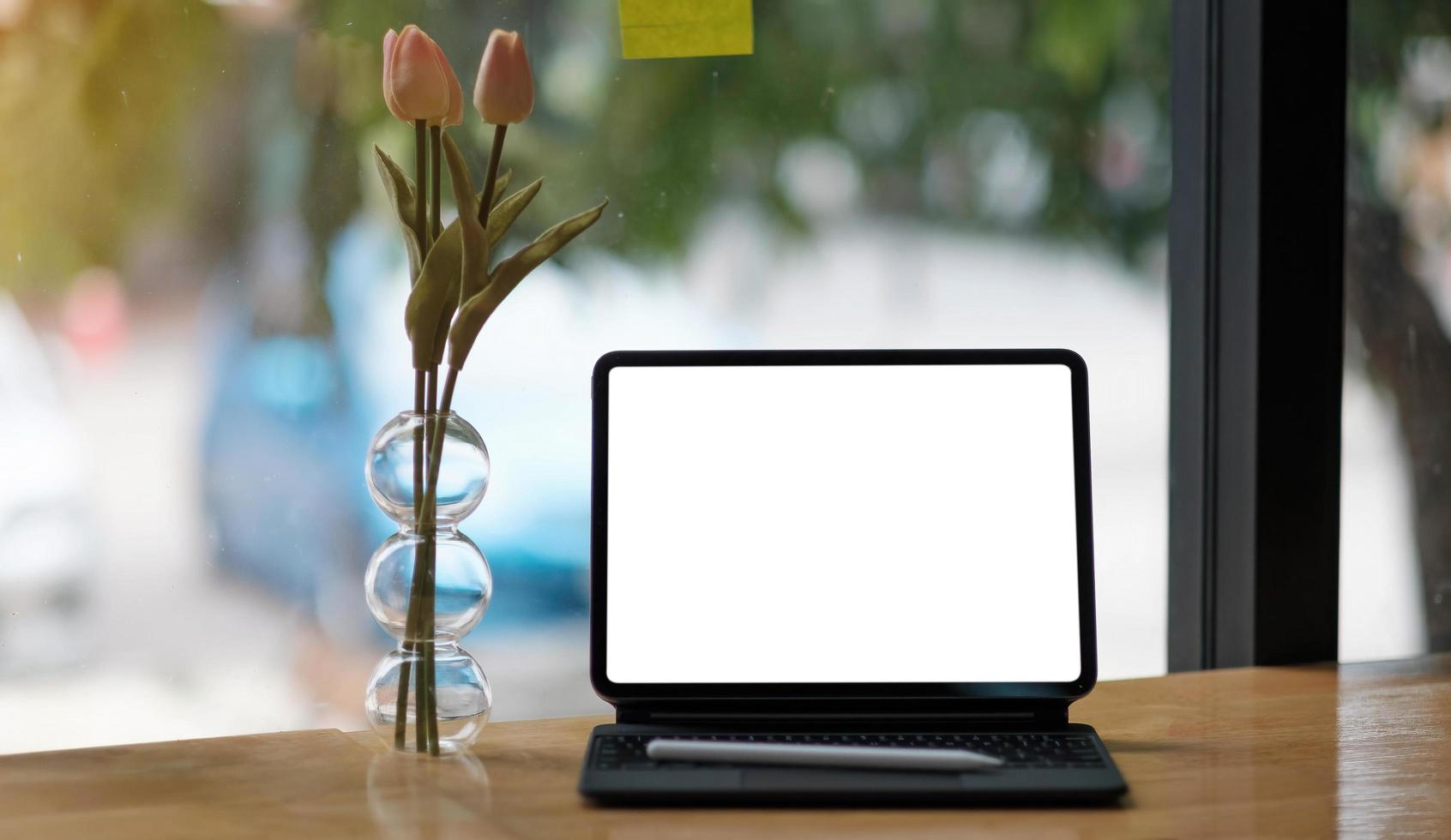 ordinateur portable à écran blanc de l'espace de copie de maquette photo