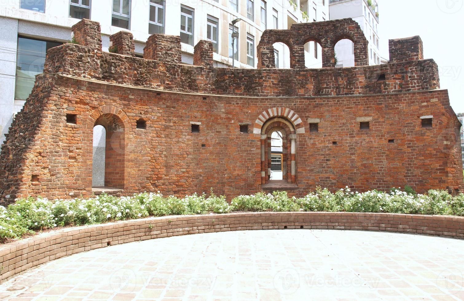 St giovanni dans les ruines de conca, milan photo