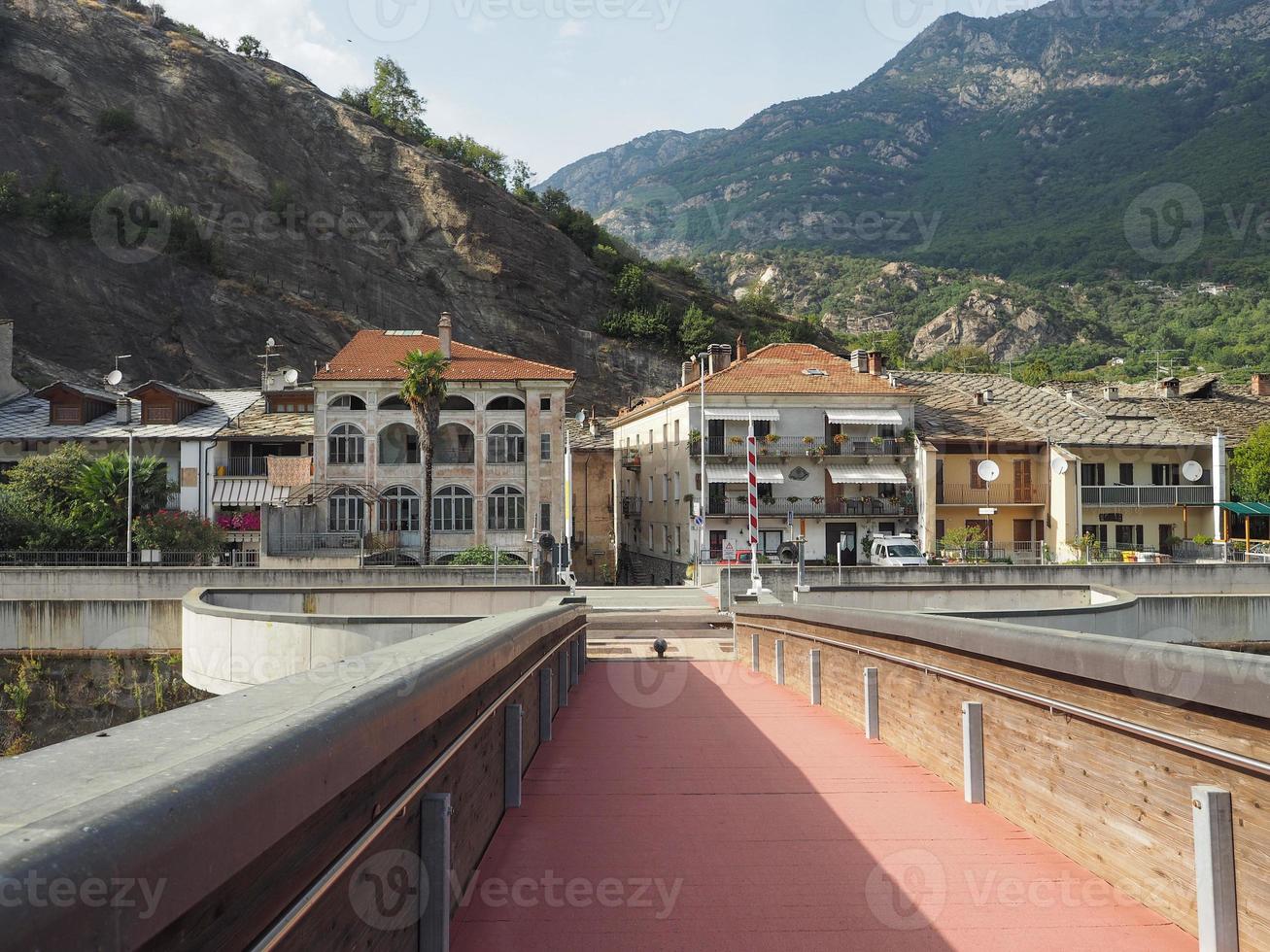 vue sur la ville de donnas photo