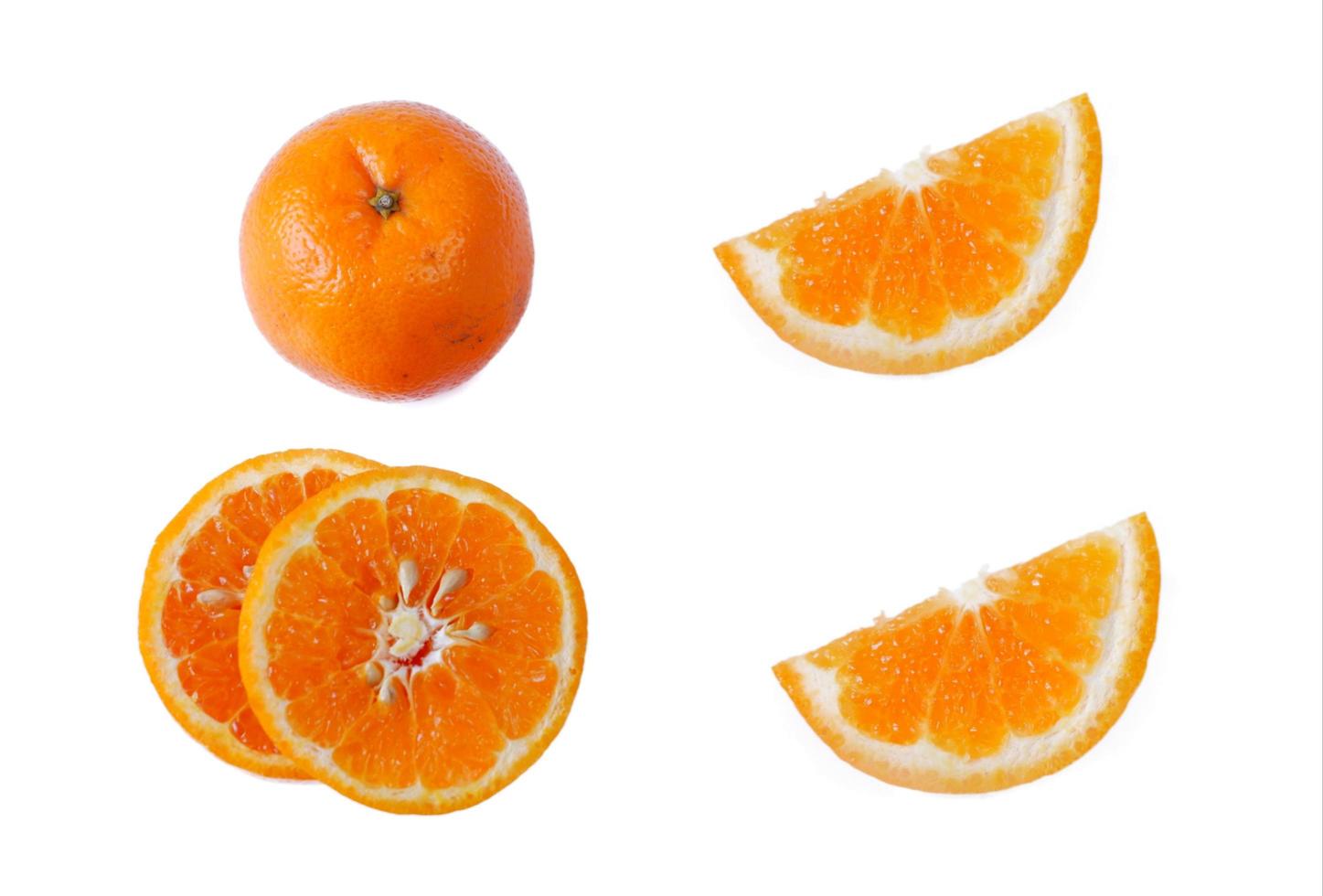 oranges fraîches isolés sur fond blanc photo