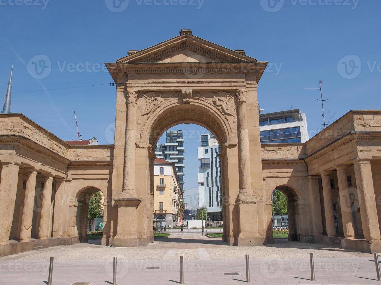 porta nuova à milan photo