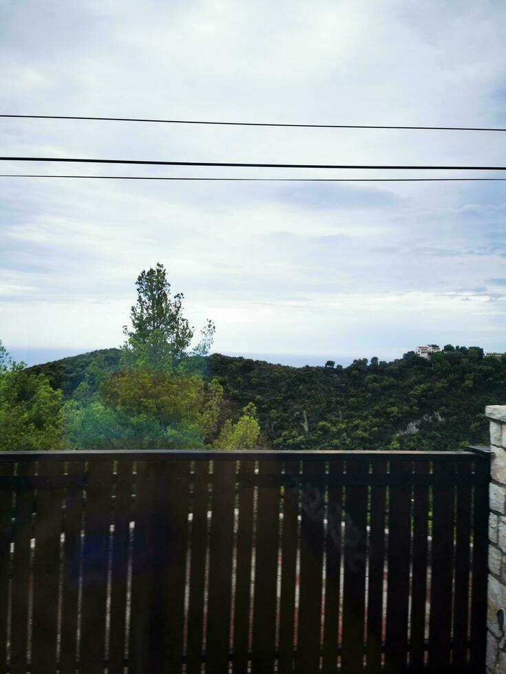 photo de une en bois banc sur une magnifique en bois plate-forme