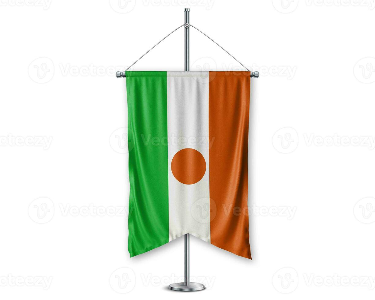 Niger en haut fanions 3d drapeaux sur pôle supporter soutien piédestal réaliste ensemble et blanc Contexte. - image photo