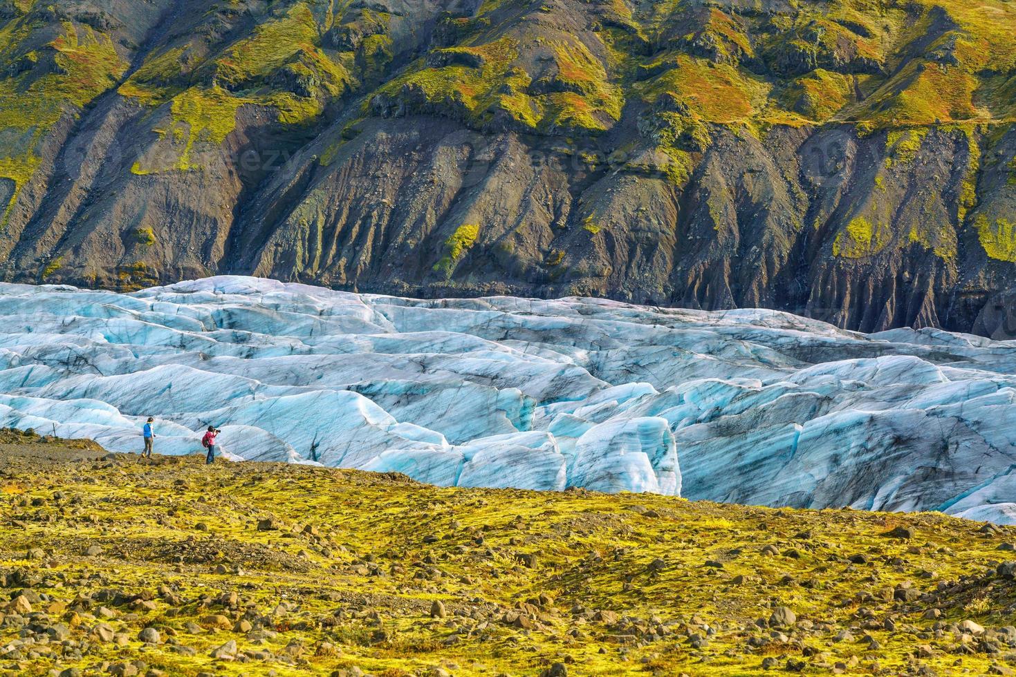 Glacier svinafellsjokull dans le parc national de vatnajokull photo