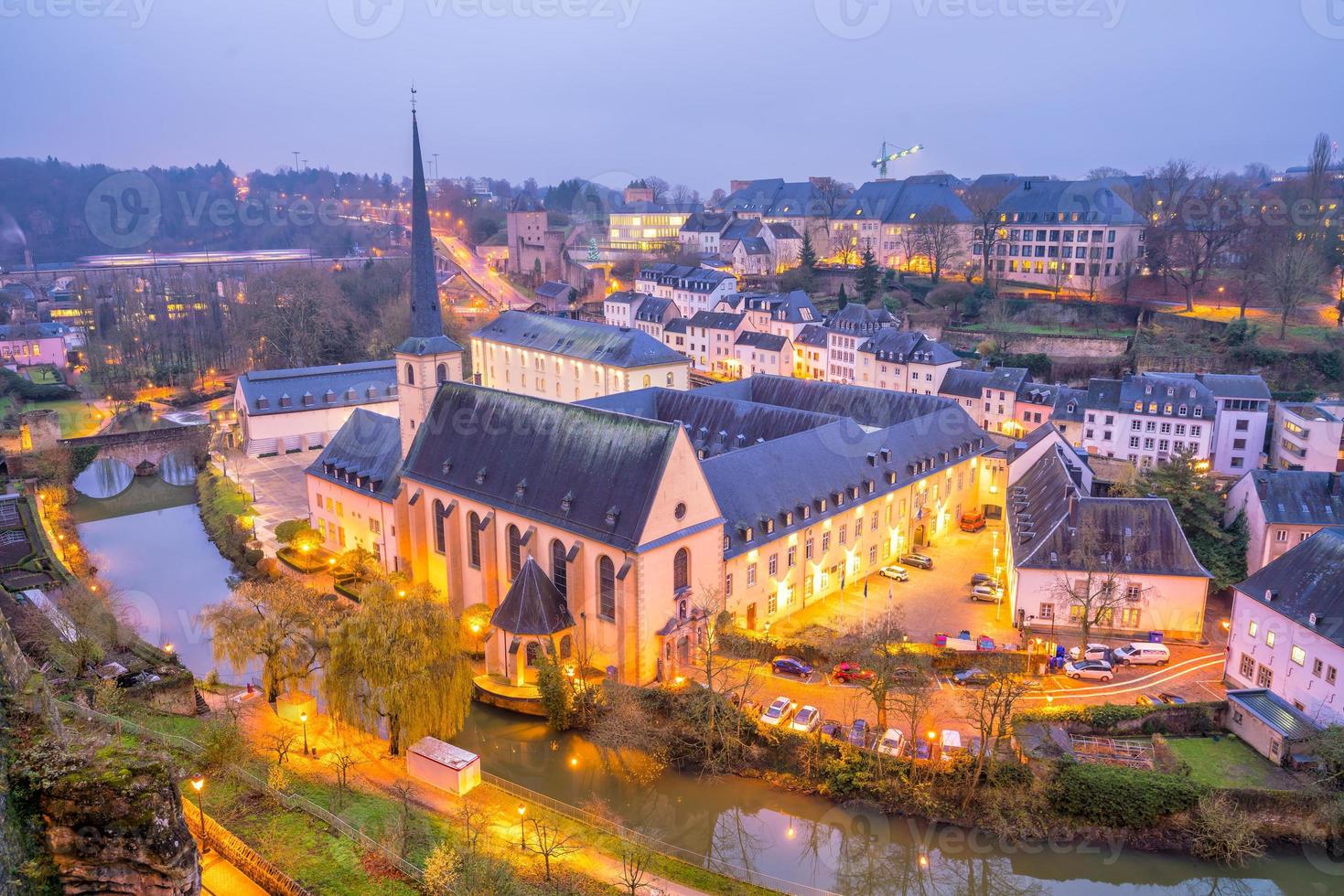 Toits de la vieille ville de la ville de luxembourg à partir de la vue de dessus photo