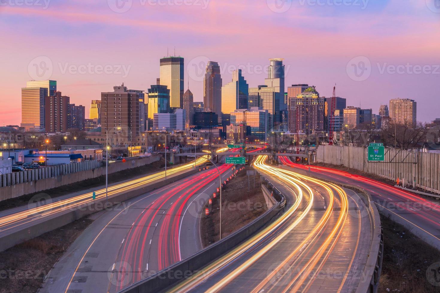 minneapolis city centre-ville skyline usa photo