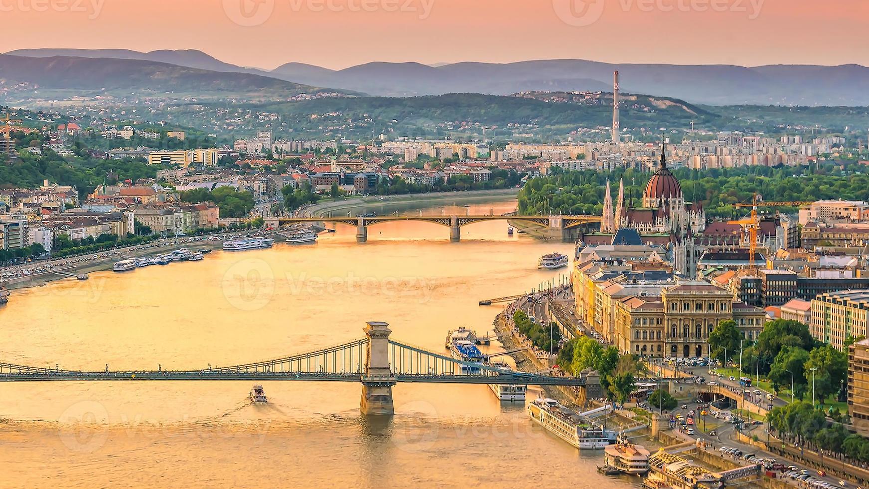 Skyline de Budapest en Hongrie photo