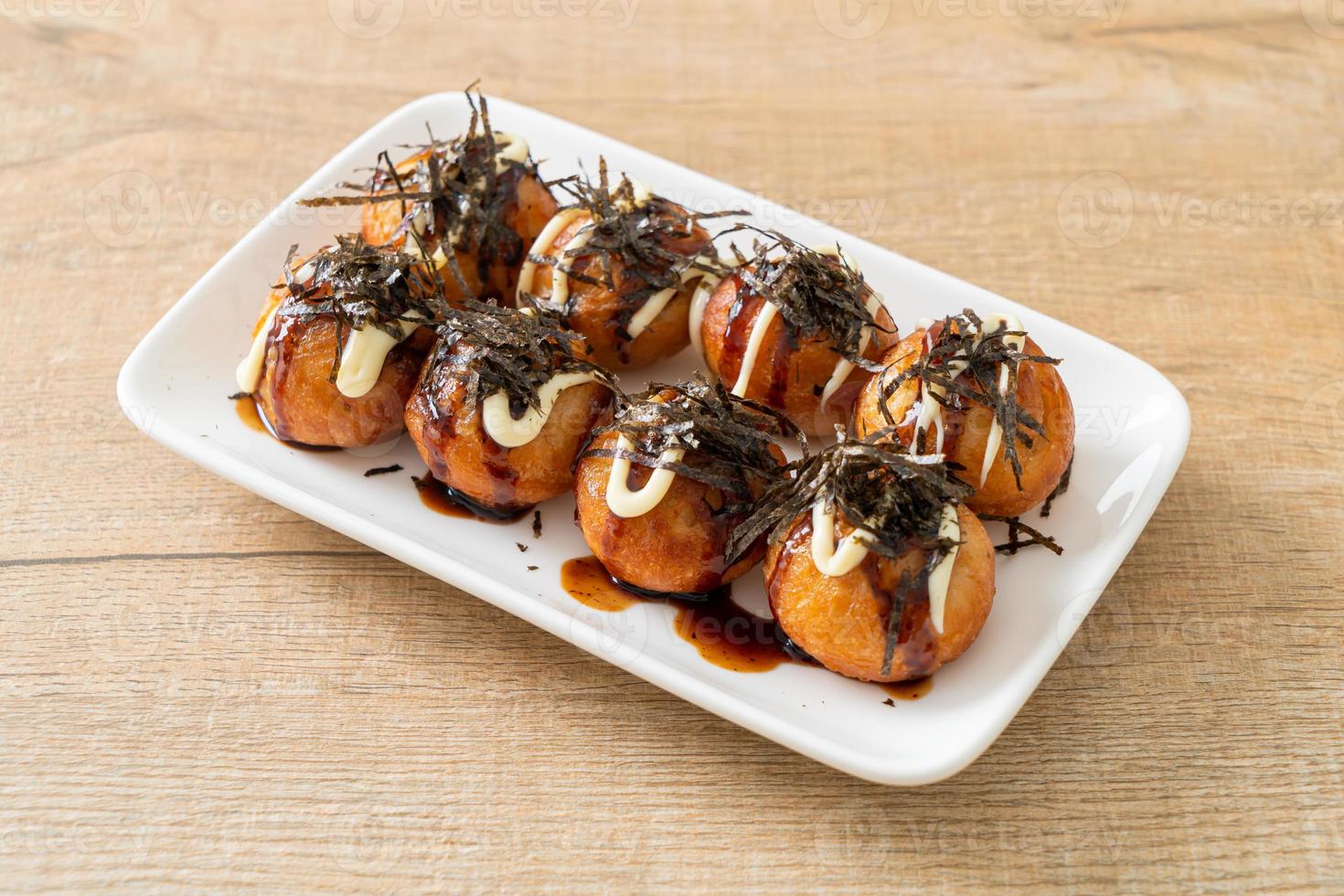 boulettes de takoyaki ou boulettes de poulpe photo