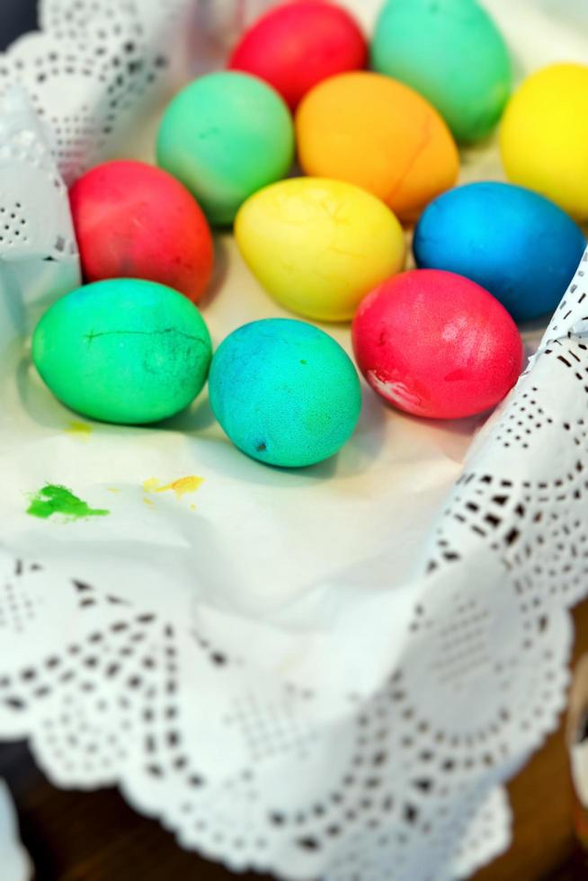 oeufs de Pâques colorés pascals photo