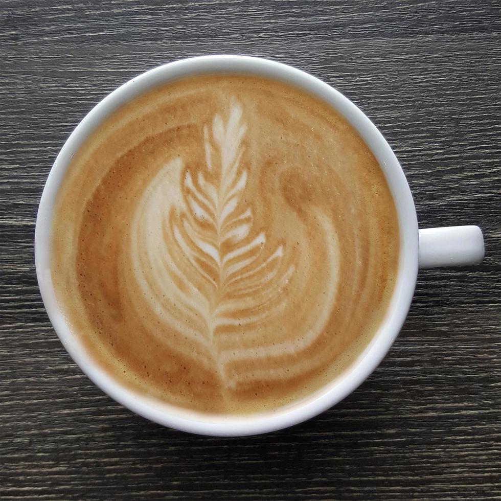 vue de dessus d'une tasse de café latte art. photo