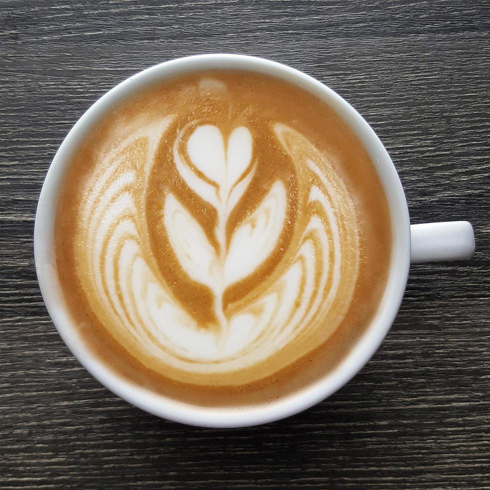 vue de dessus d'une tasse de café latte art. photo