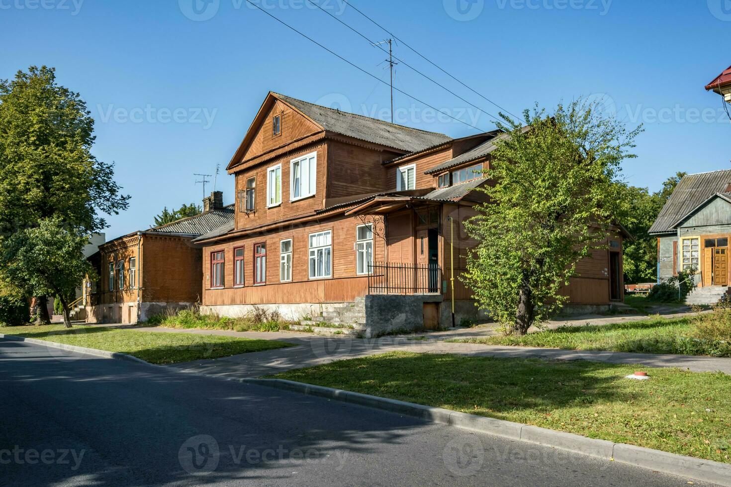 exemple de centenaire historique vieux en bois bâtiment et propriété de privé secteur dans en bois constructivisme style photo