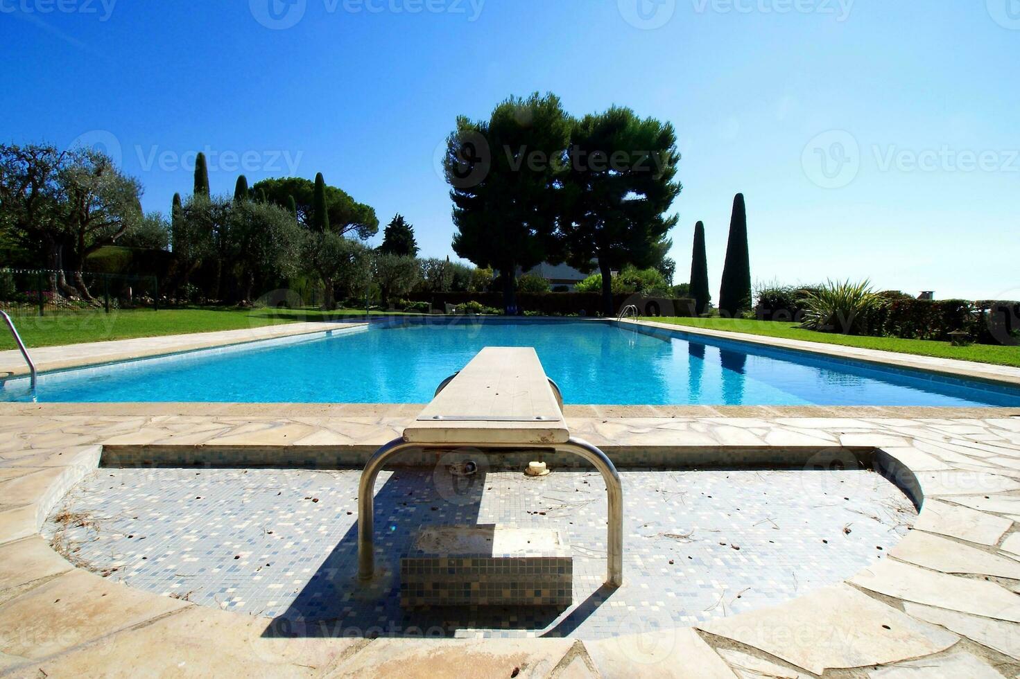idyllique Résidentiel nager bassin dans Sud France photo