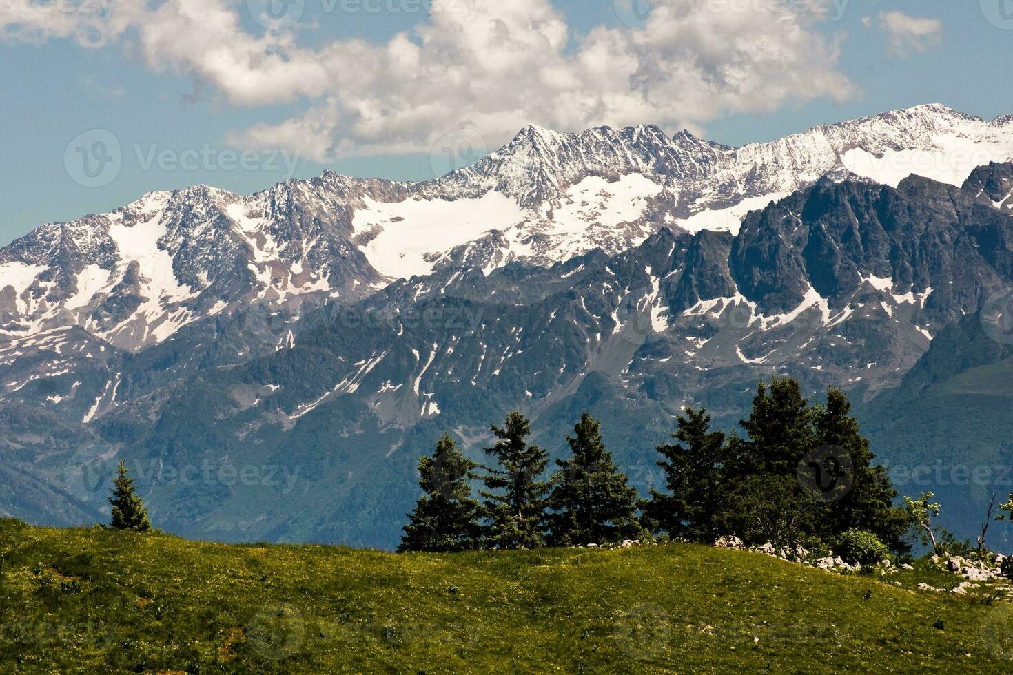 été tranquillité dans isère montagnes, France photo