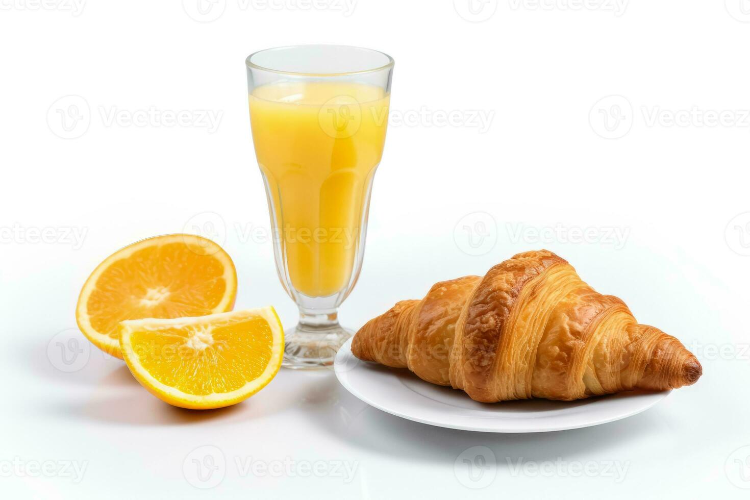 fraîchement cuit des croissants et Matin breuvages isolé sur une blanc Contexte photo