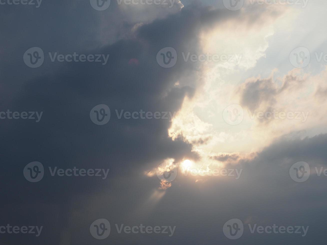 ciel bleu avec fond de nuages photo