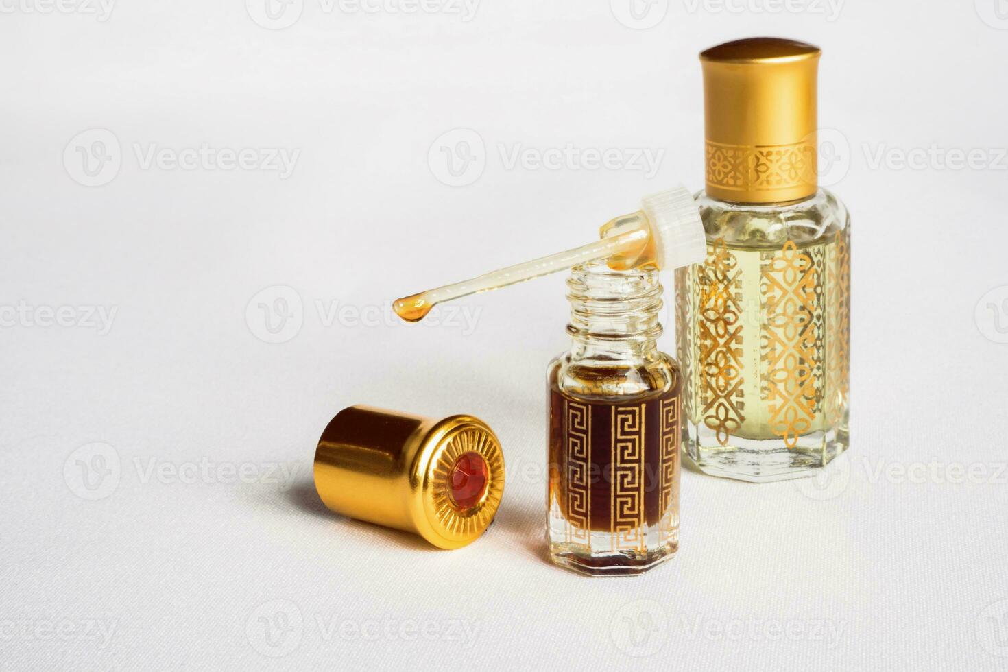 arabe pétrole parfum. photo