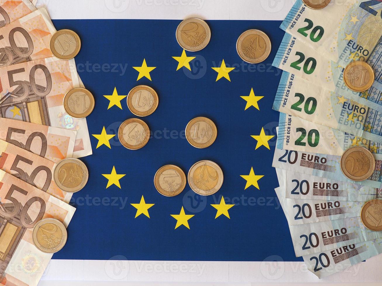 billets et pièces en euros, union européenne, sur drapeau photo