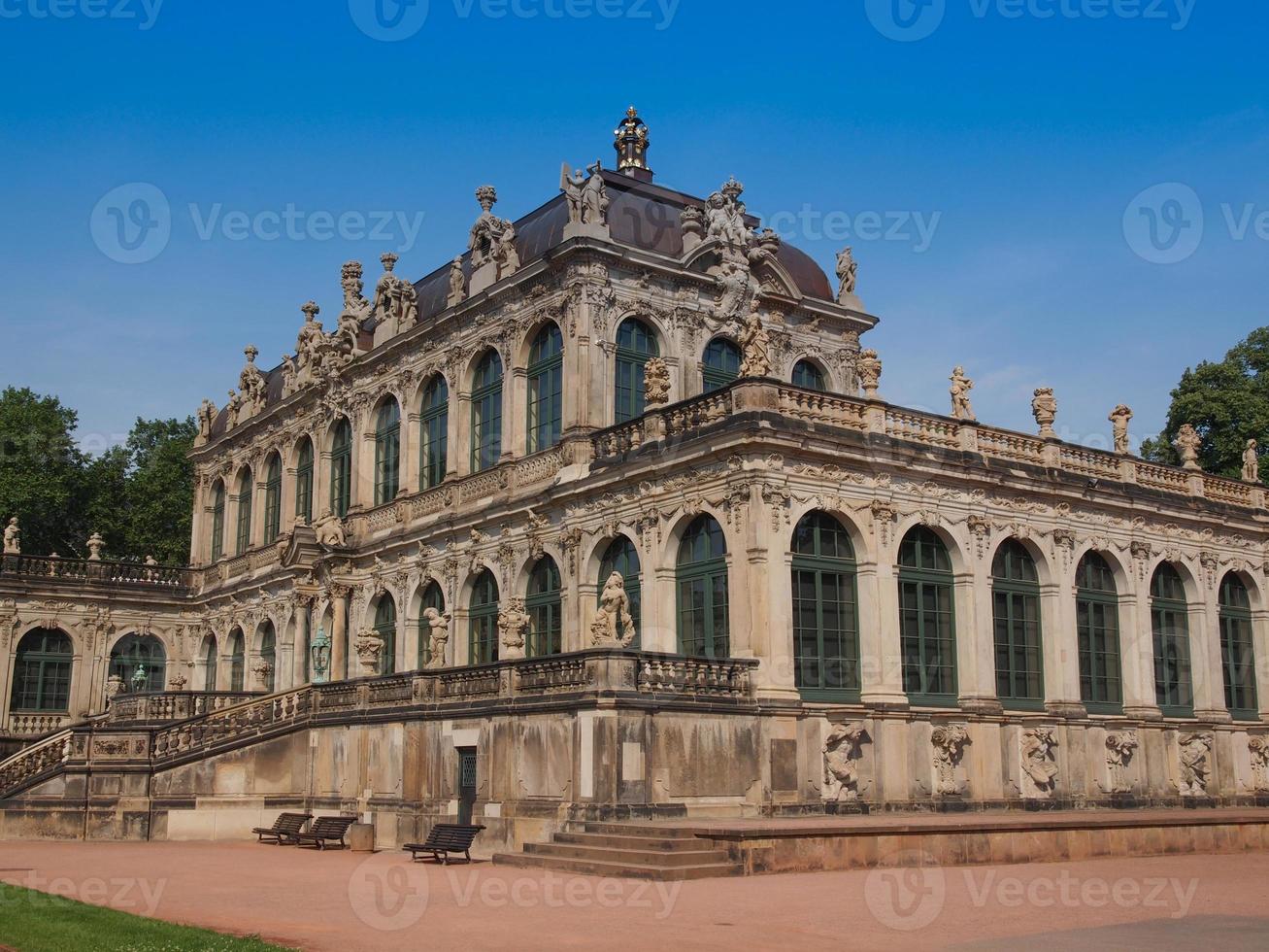 palais zwinger à dresde photo