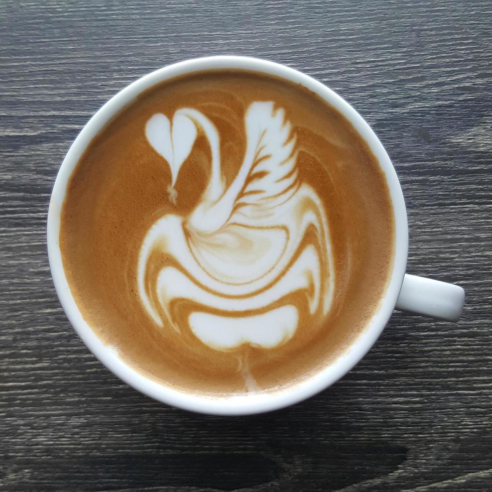 vue de dessus d'une tasse de café latte art. photo