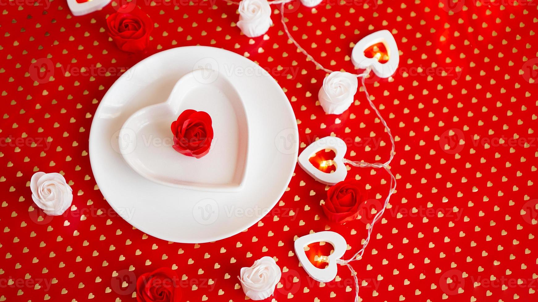 couvert en rouge et blanc - pour la Saint-Valentin ou autre événement photo