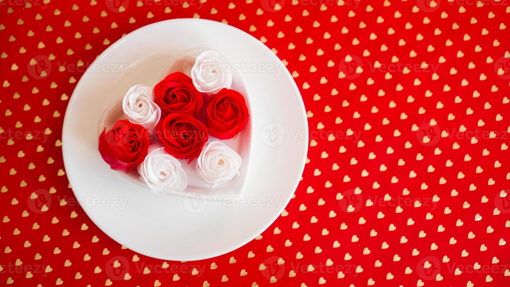 couvert en rouge et blanc - pour la Saint-Valentin ou autre événement photo