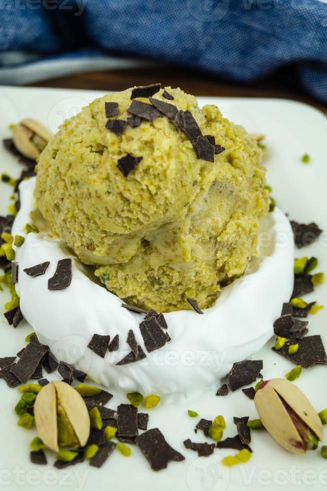 une glace italienne à la pistache photo