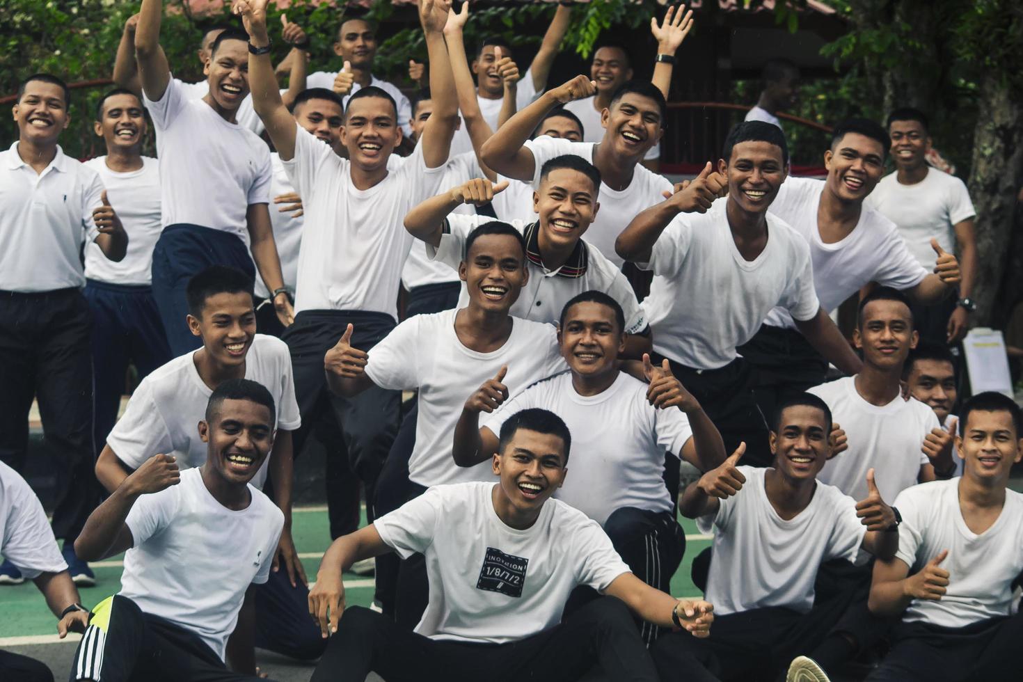 sorong, papouasie occidentale, indonésie 2021- candidats sous-officiers de la police indonésienne photo