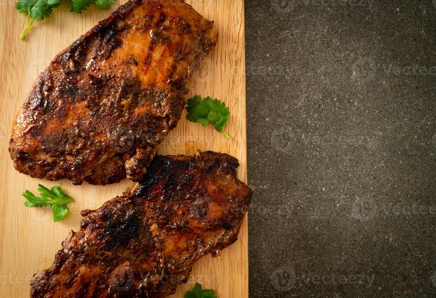 poulet jerk jamaïcain grillé épicé photo