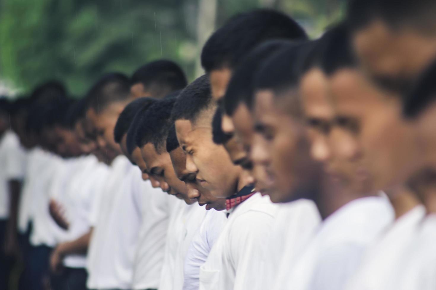 sorong, papouasie occidentale, indonésie 2021- candidats sous-officiers de la police indonésienne photo