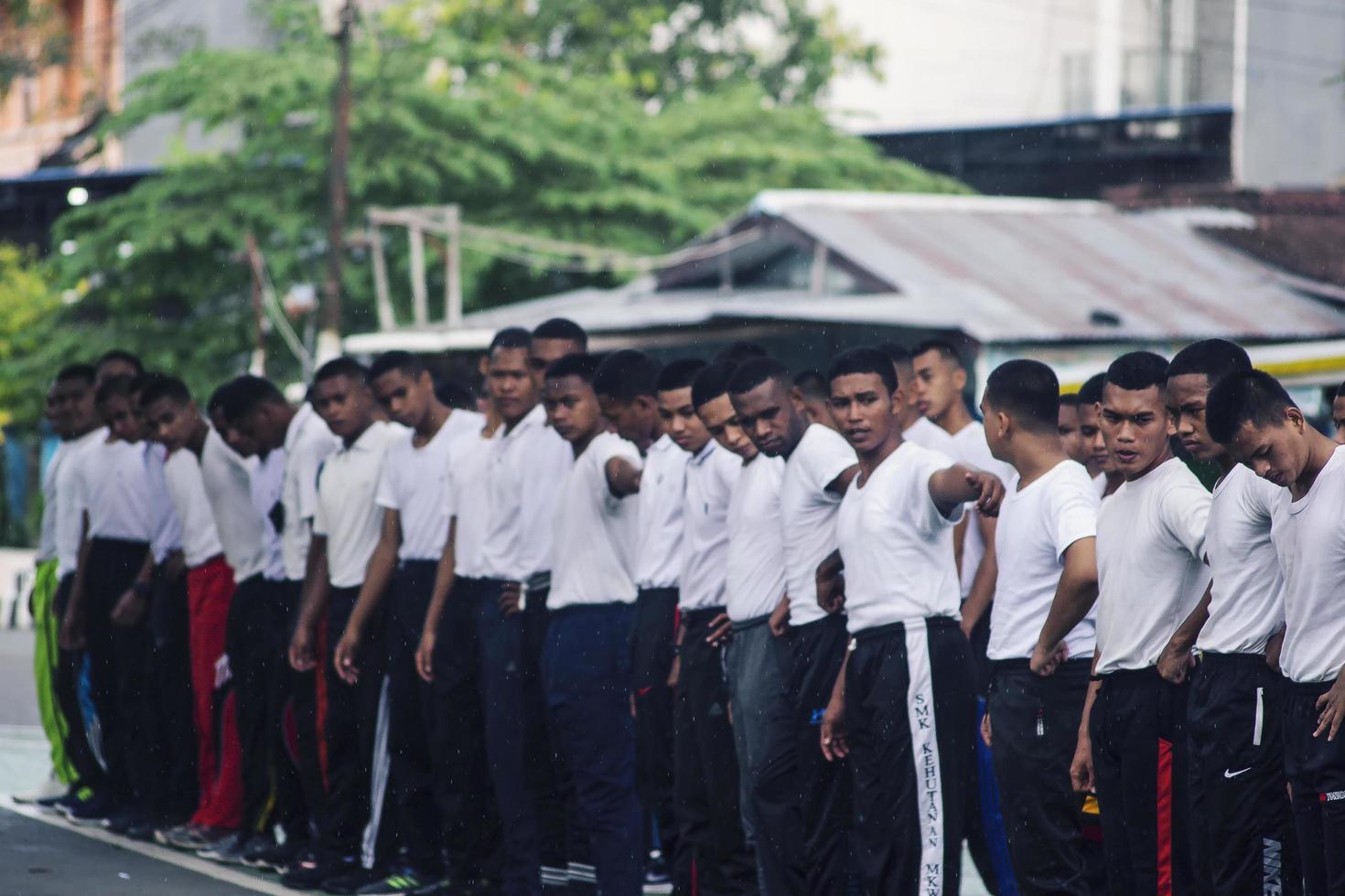 sorong, papouasie occidentale, indonésie 2021- candidats sous-officiers de la police indonésienne photo