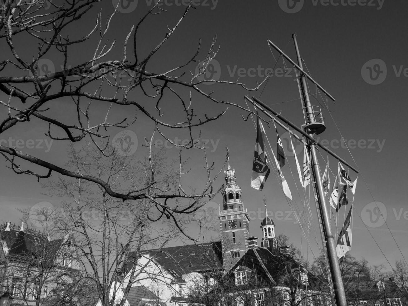 le ville de lorgner dans nord Allemagne photo