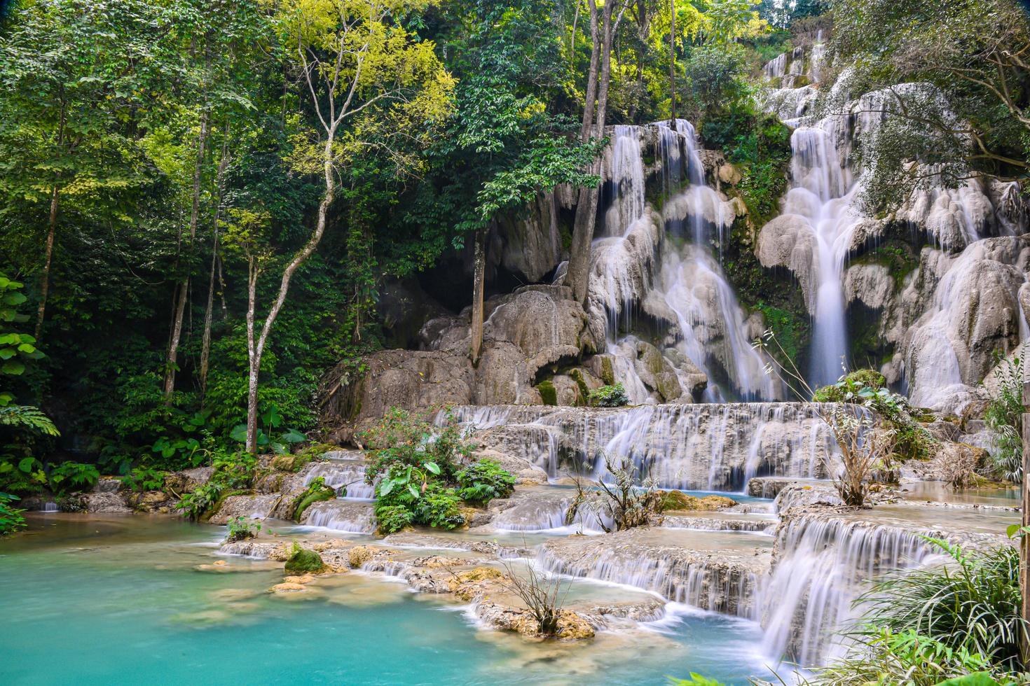 Cascade de Kuangsi à Luang Prabang, Laos photo