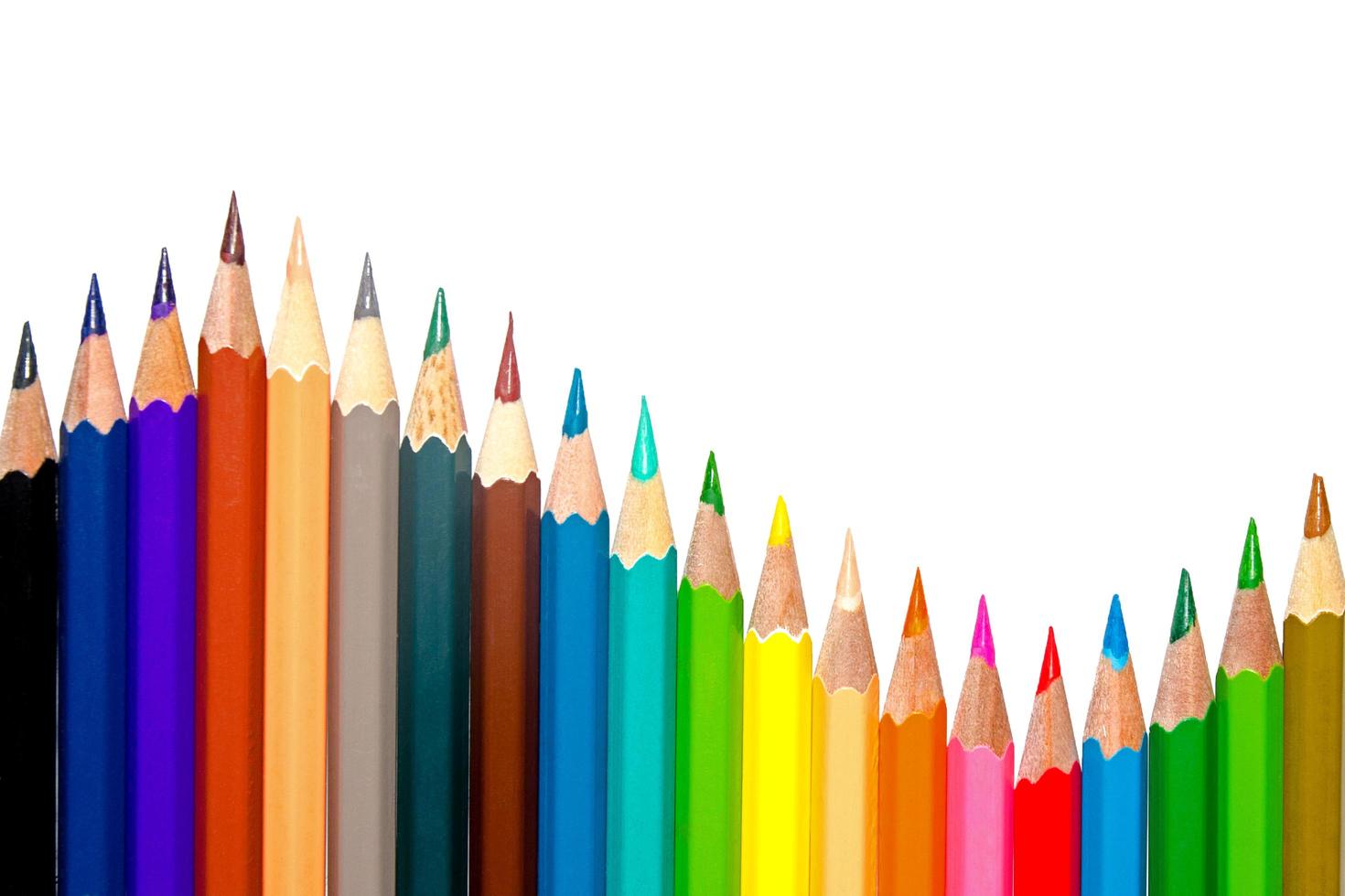 crayon de couleur et crayon sur fond blanc photo