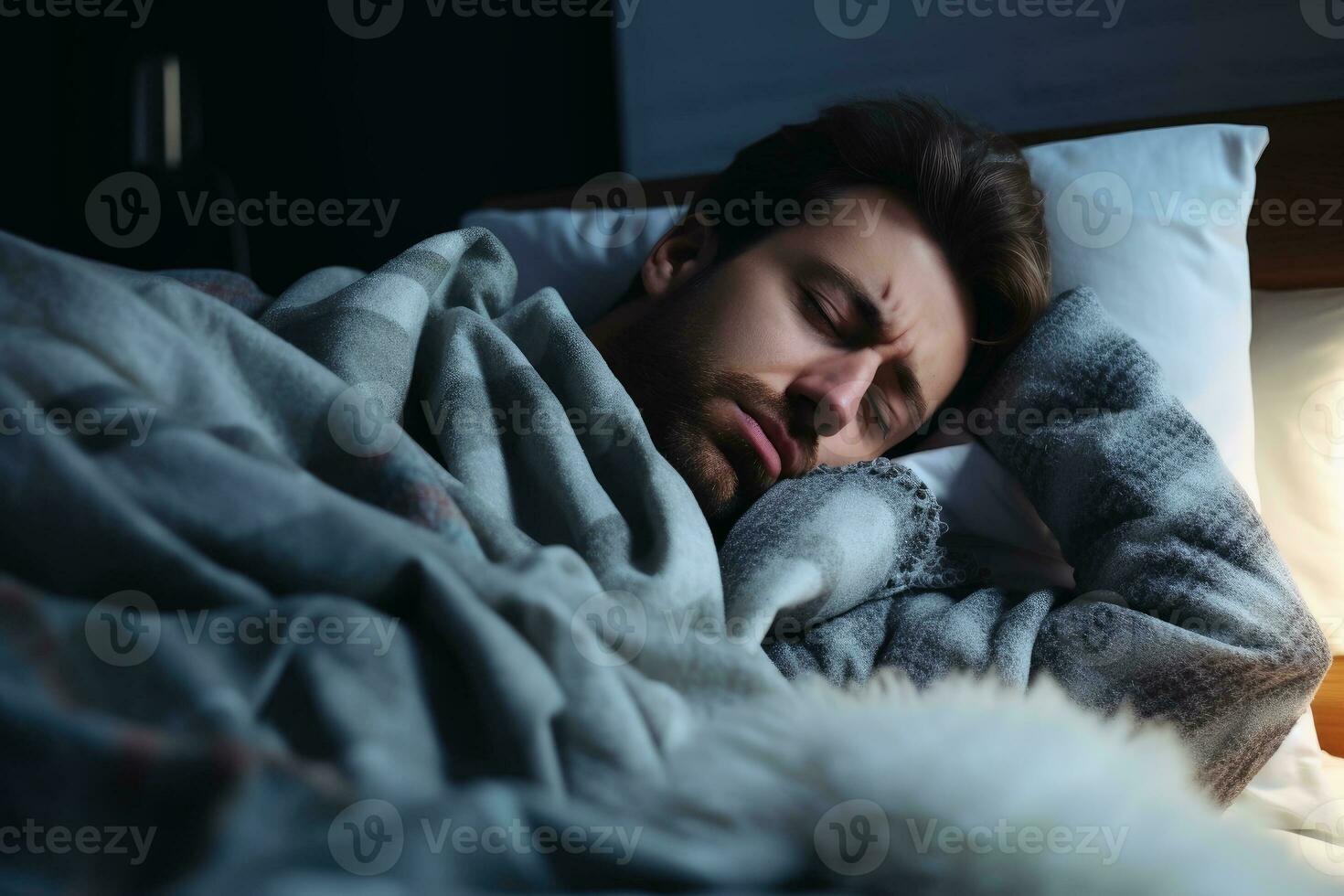 une homme avec une grippe mensonge dans lit souffrance.ai génératif photo