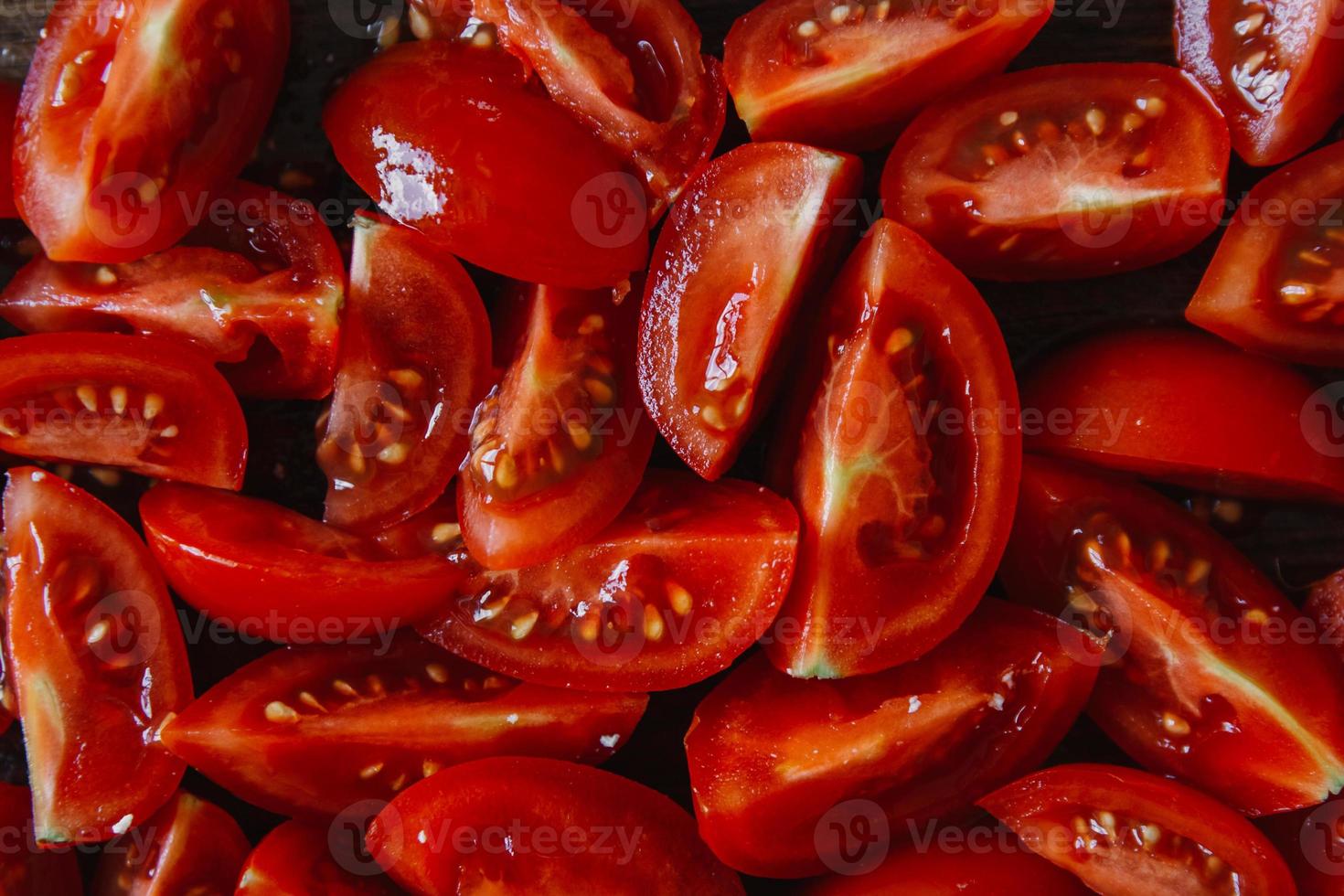 motif de texture de morceaux de tomates hachées photo