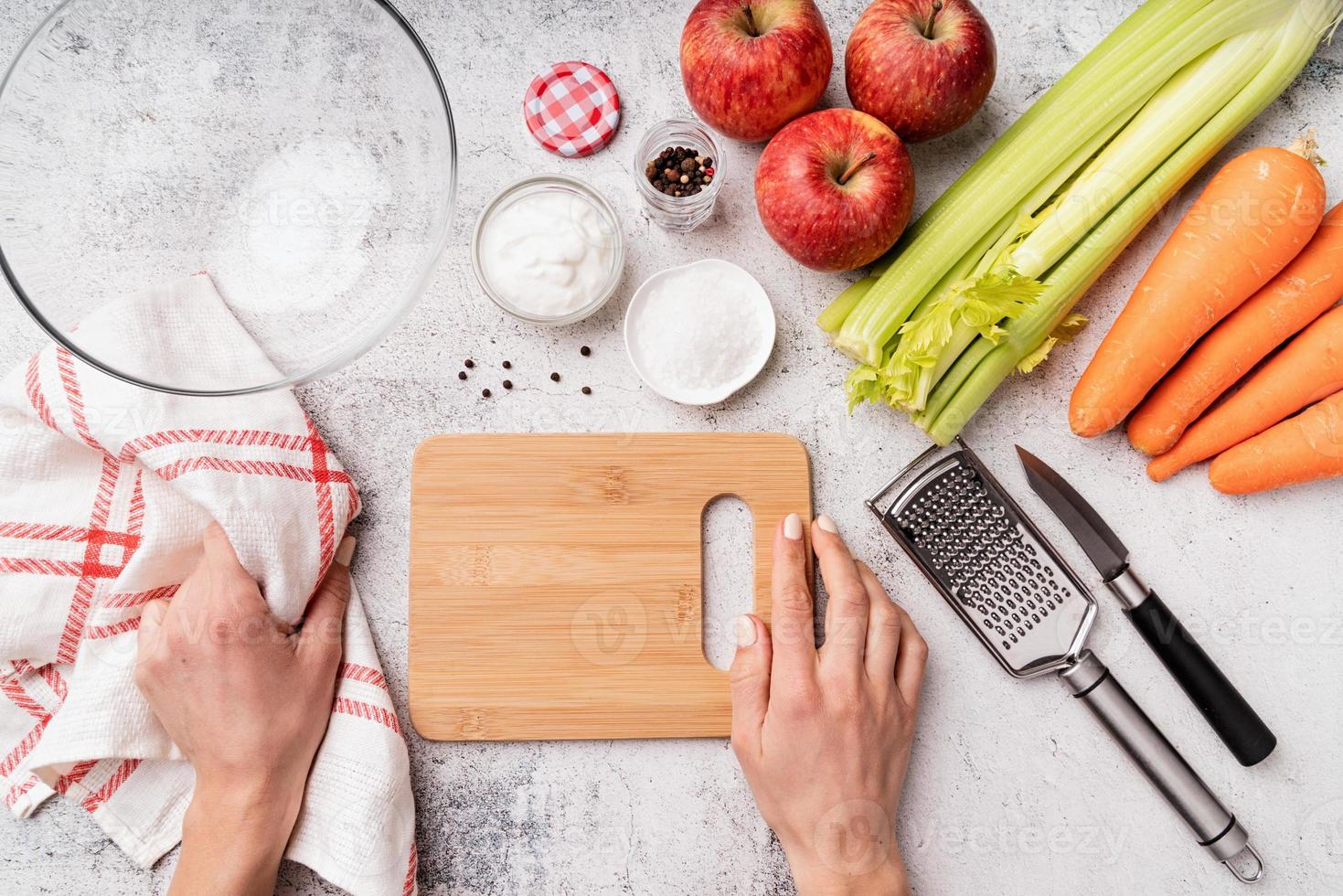 faire une salade de céleri photo