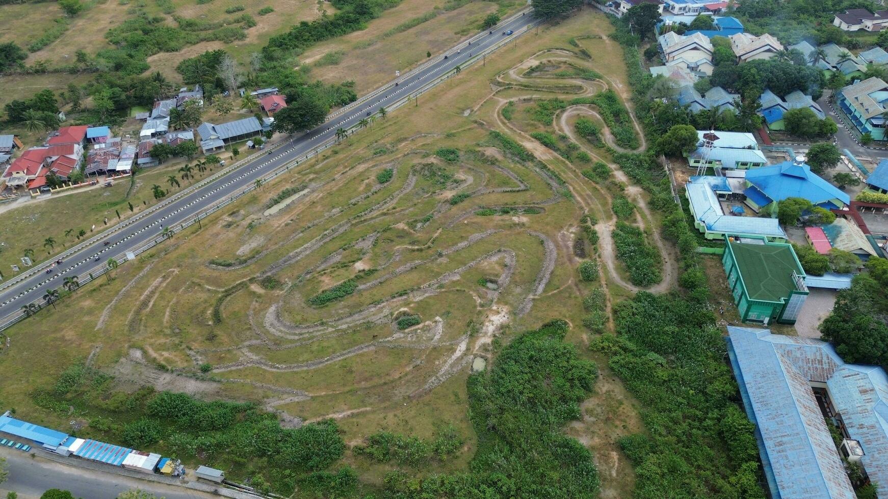 aérien vue de hors route circuit piste. aérien vue de motocross circuit Piste photo