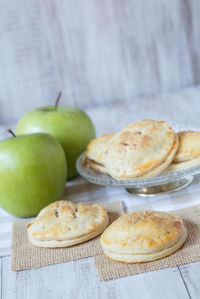 pommes vertes et tartes aux mains photo