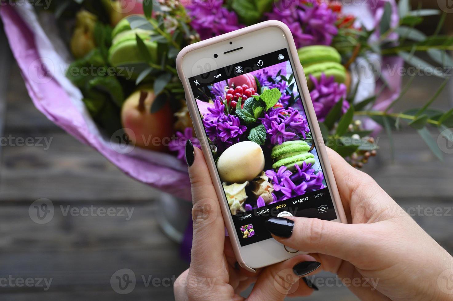 bouquet de fleurs de fruits prendre une photo