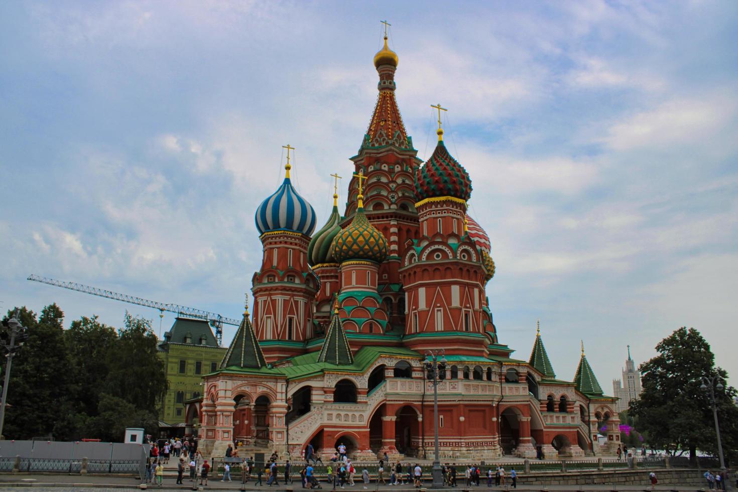 st. la cathédrale de basilic sur la célèbre place rouge au coeur de moscou photo