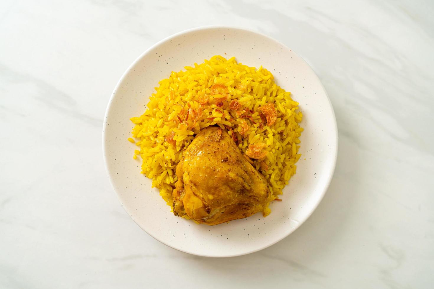 poulet biryani ou riz au curry et poulet photo