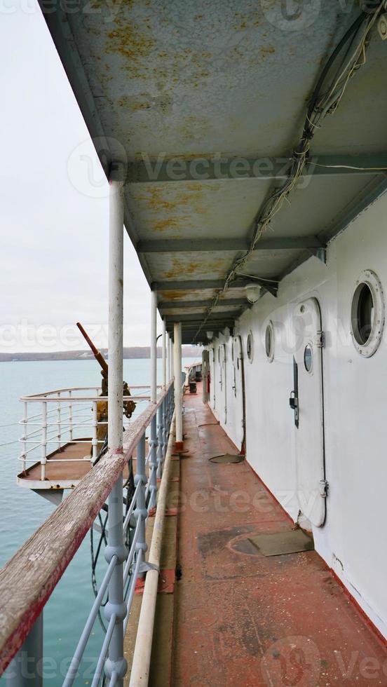 Allée du vieux navire sur le navire brise-glace Angara à Irkoutsk en Russie photo