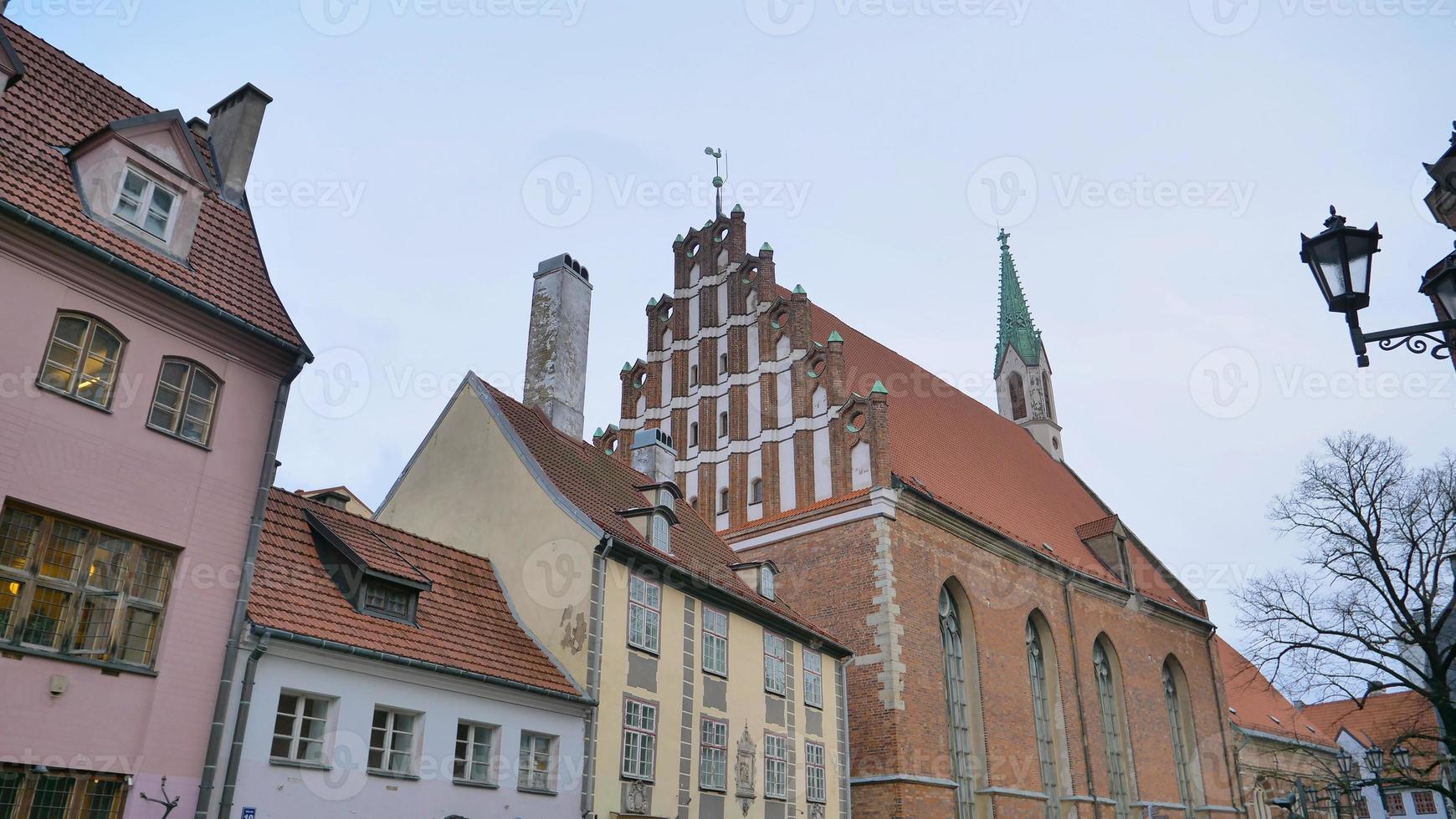 célèbre vue paysage de l'architecture dans la vieille ville de lettonie riga photo